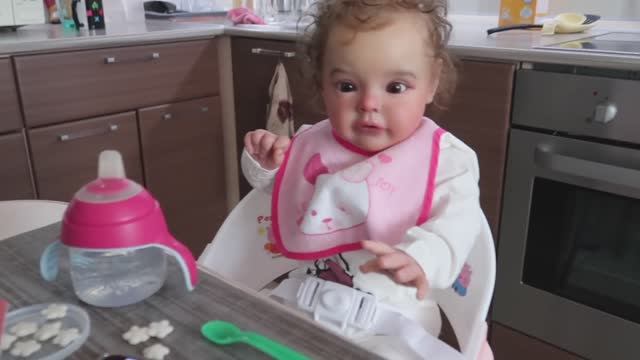 УТРО С РЕБОРНОМ VLOG День с Евой! Чем я кормлю Реборна? Неделя влогов День 2 смотреть онлайн