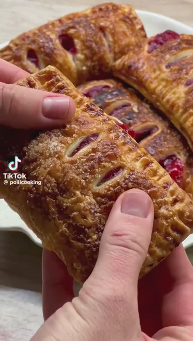 Слойки с вишней !!! 💯 смотреть онлайн