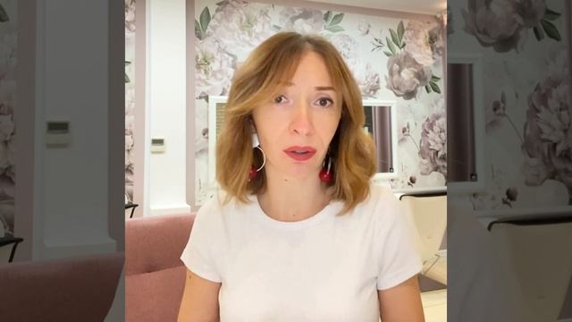 Автор курса Колористика Волос рассказывает о себе. смотреть онлайн