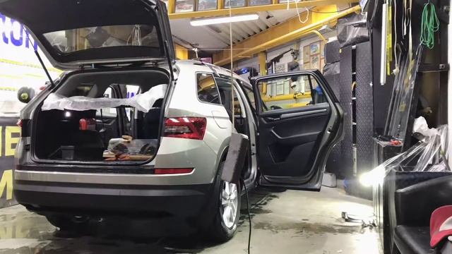 Тонирование задней полусферы Skoda смотреть онлайн