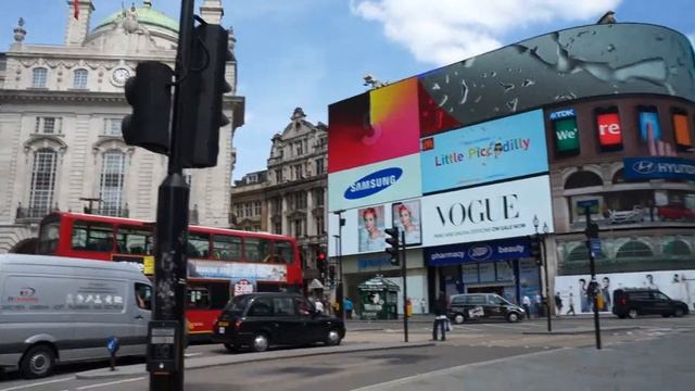 Piccadilly Circus, London Video_4