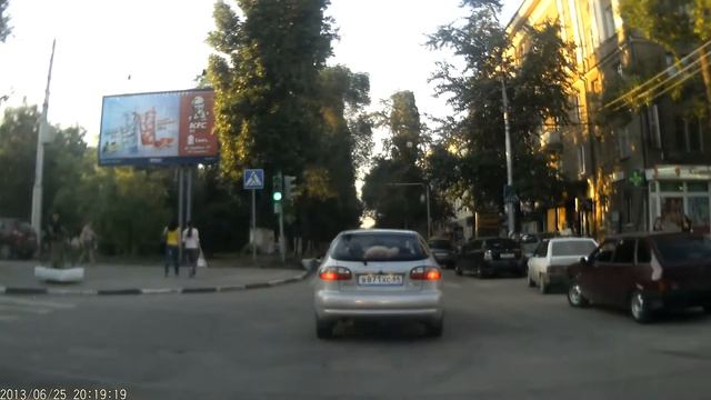 Клоун М444ВР64 учит маршрутку смотреть онлайн