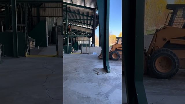 Young Living Mona Farm | Loading Plant Material at Distillery смотреть онлайн