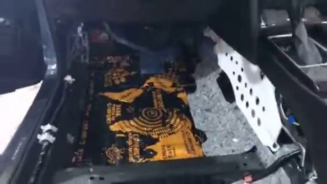 Виброизоляция. Жаль, но даже Тойота Камри не справляется с обеспечением полной тишины в салоне смотреть онлайн