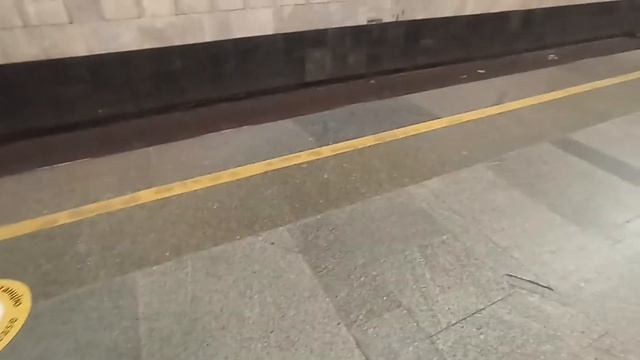 Обзор метро Почайна. смотреть онлайн