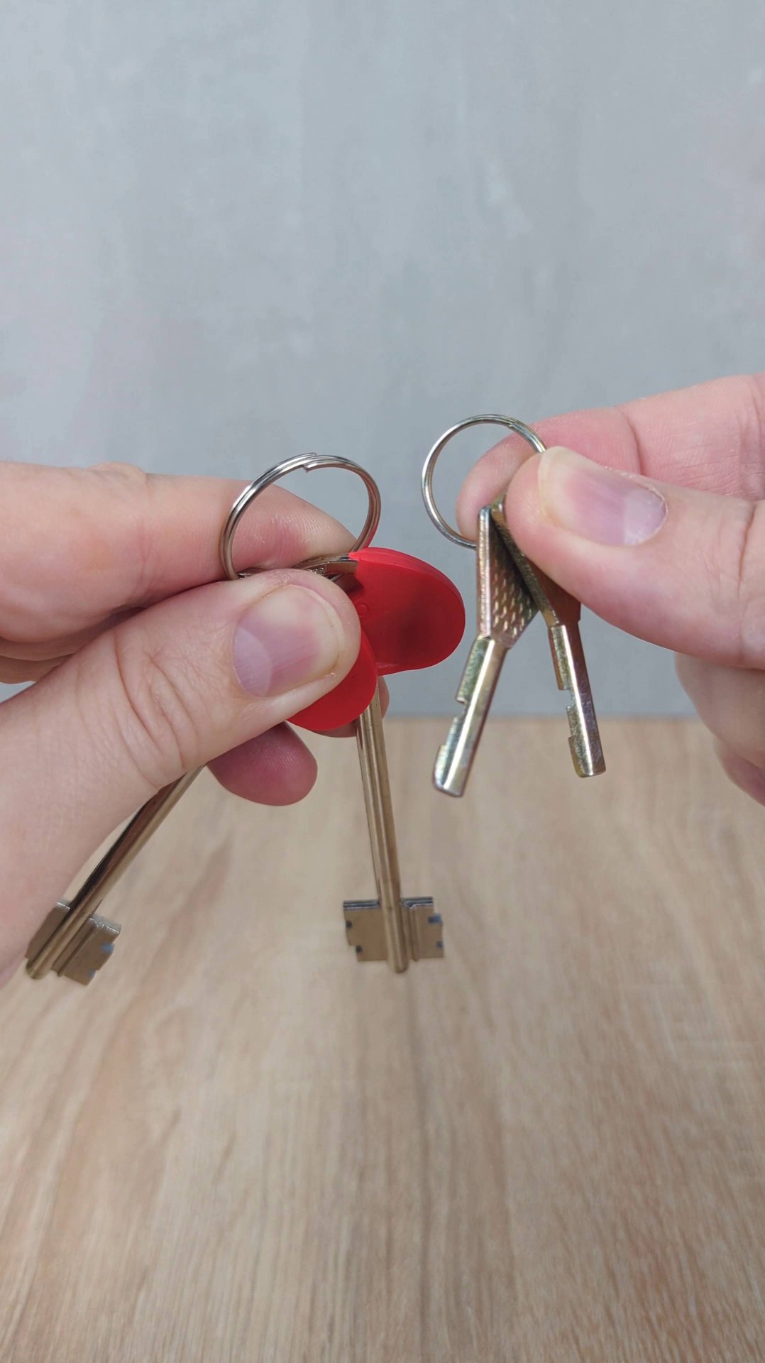 Обязательно запомни эту хитрость! Как легко и быстро надеть ключ на кольцо смотреть онлайн