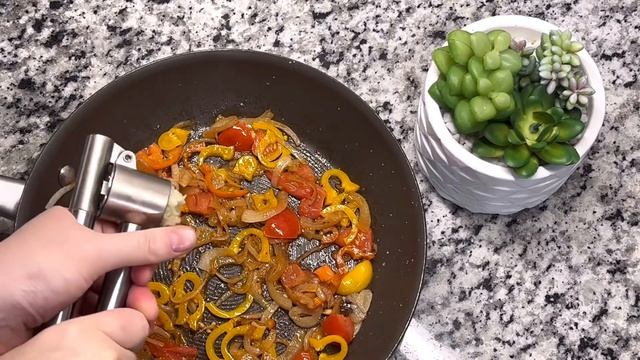 Завтрак за 5минут. Вкуснейшая яичница #завтракза5минут #завтрак #вкусноипросто смотреть онлайн