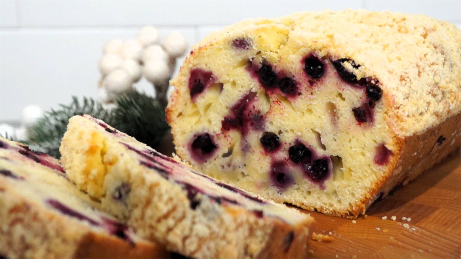 Самый быстрый кекс «Всё смешал и в духовку» с любыми ягодами. Очень вкусный простой кекс к чаю смотреть онлайн