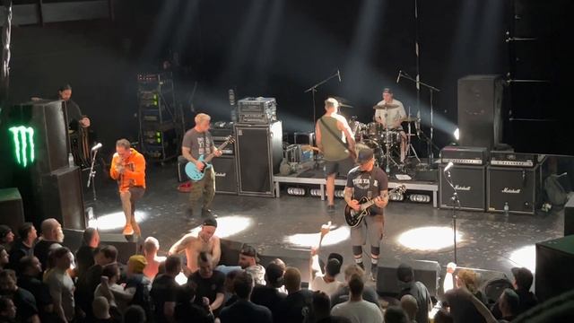 H2O - Sunday; Guilty By Assocation; What Happened (live @ RT23, Arena, Vienna, Austria, 08/03/2023) смотреть онлайн