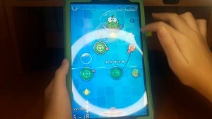 Играю в игру Cut the rope experiments (Ам ням). Пройденные уровни ( 5 глава 6-25).