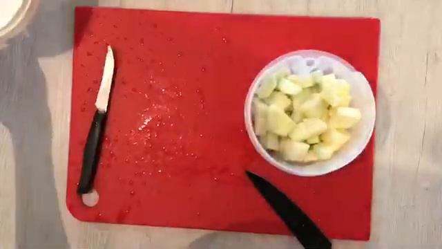 BABY FOOD | STEP BY STEP | ZUCCHINI PUREE | 6 MONTH OLD BABY | INTRODUCING SOLIDS смотреть онлайн