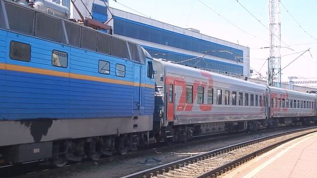 ЧC4-083 с международным поездом №66 смотреть онлайн