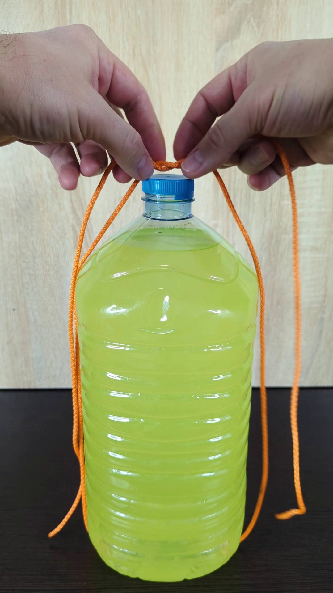 Обязательно запомни эту хитрость! Как легко и быстро сделать узел для переноса бутылки смотреть онлайн