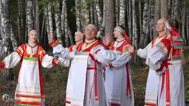 За рекою, за быстрою парень сено косит. смотреть онлайн