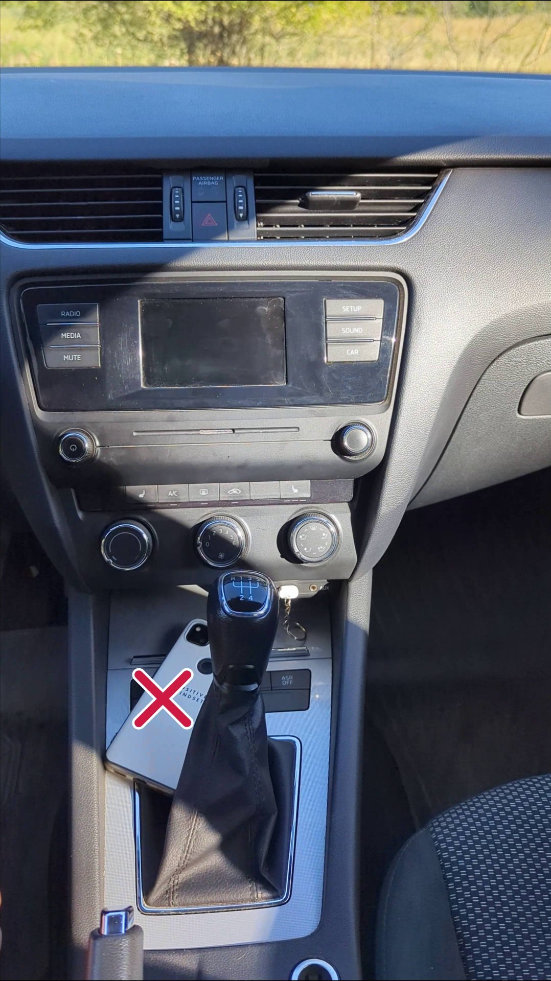 Обязательно запомните эту хитрость! Как легко и быстро сделать держатель для телефона в автомобиле смотреть онлайн