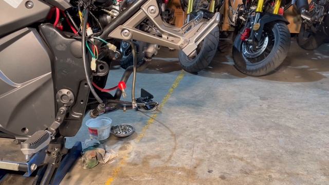 How to Change the Motor Mount Bushings on the Venom x22GT 250cc Motorcycle | Venom Motorsports смотреть онлайн