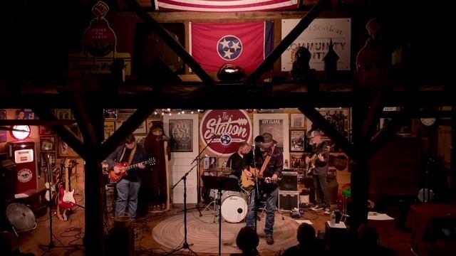 'For The Moment' - Americana Artist Billy Hubbard Live at The Station смотреть онлайн