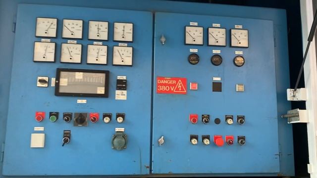 Cummins KTTA 19 G Leroy Somer 450 kVA Silent Mobiele generatorset op aanhanger stocknr 4993 смотреть онлайн