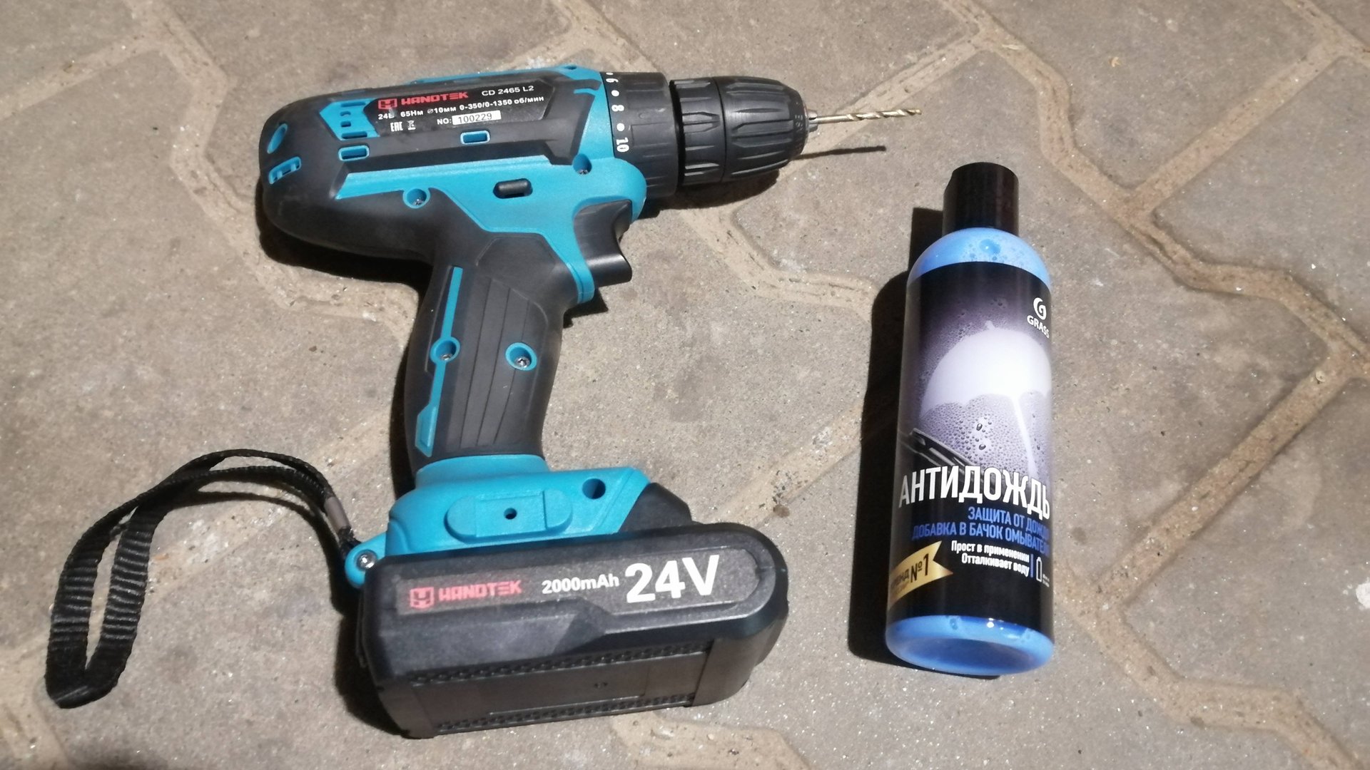 Конденсат в глушителе сверлим дренажное отверстие и тестируем средство антидождь зимой.