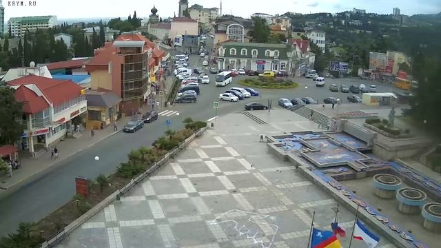 Вебкамера "Площадь Советская". Запись 10.07.2016 11:00:02 смотреть онлайн