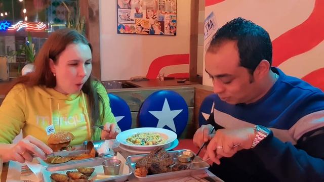 خرجنا نفطر برة ... Iftar outing смотреть онлайн