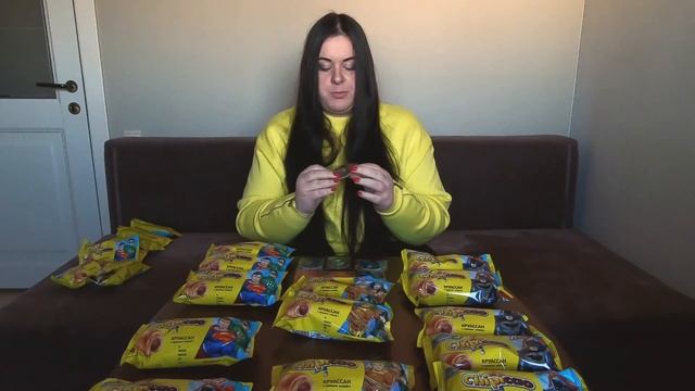 Купили круассаны чтобы собирать коллекцию Стикеров DC! Первая КОЛЛЕКЦИОНКА! Челлендж