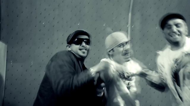 URAN ft. Klan-A-Plan, Ali & Vir2al – Made in China Rappers | Official Music Video смотреть онлайн