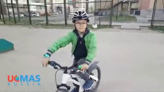 Бахтияр на велосипеде (UCMAS) смотреть онлайн