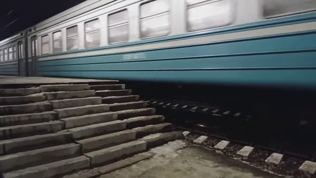 ЭР2Р-7087 с пригородным поездом 6525 Харьков - Славянск смотреть онлайн
