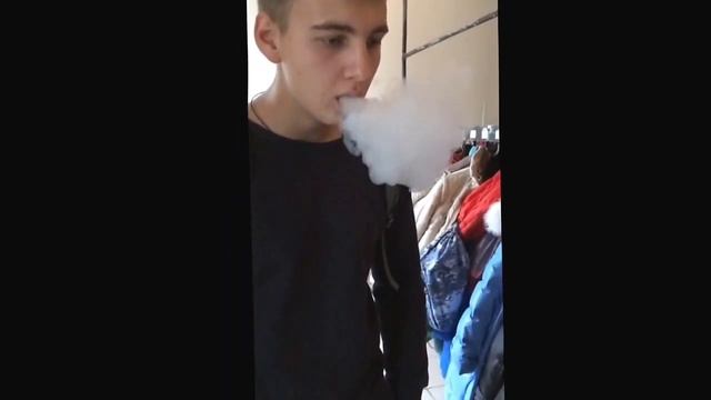 "I smoke" - электронный кальян смотреть онлайн