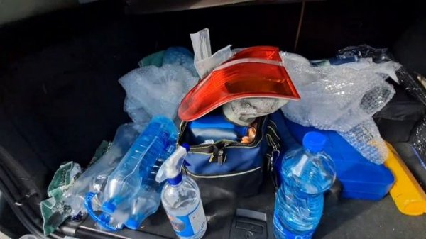 Как не надо снимать тонировку (клей) с фары / стопа автомобиля