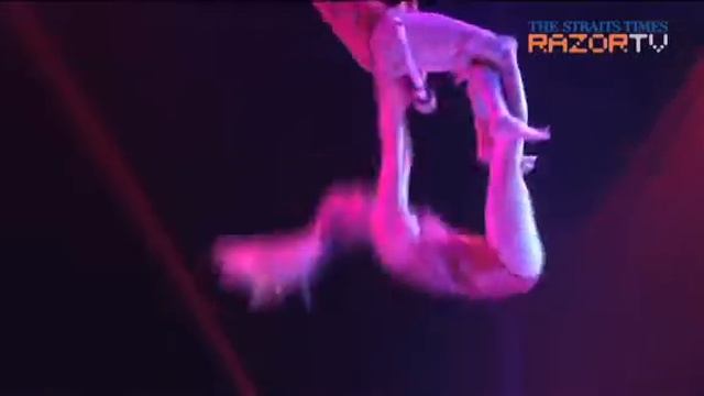 Twin trapeze babes (Le Noir Pt 3) смотреть онлайн