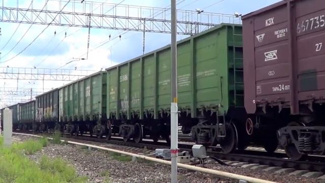 ЧМЭ3-6229 с грузовым поездом смотреть онлайн