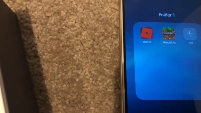 KID CRIES OVER UNBOXING IPHONE 8 PLUS смотреть онлайн