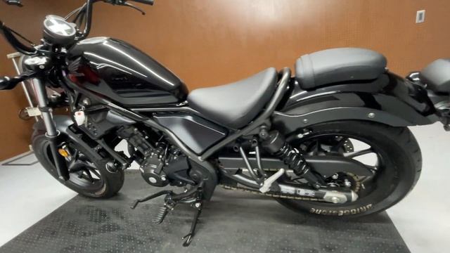 HONDA Rebel250 MC49 - ホンダ レブル250 - デイトナ製メガホンタイプマフラー、スマートフォンホルダー、USBポート装備