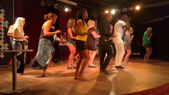 Lisita dancas en Melia Varadero смотреть онлайн