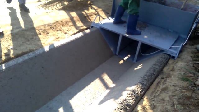 masina de turnat rigola automata 1400 mm смотреть онлайн