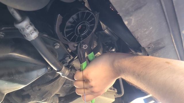2014 Volkswagen Beetle 5 cylinder 2.5 oil change. смотреть онлайн