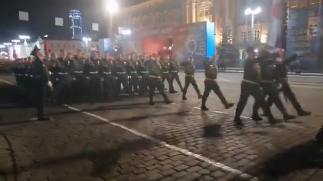 Генеральная репетиция Парада Победы в Екатеринбурге смотреть онлайн