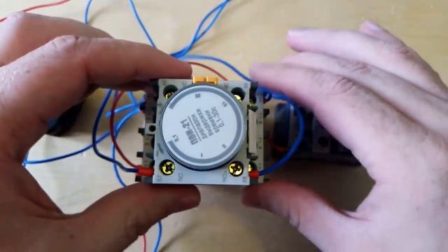 Приставка выдержки времени ПВИ-21 IEK