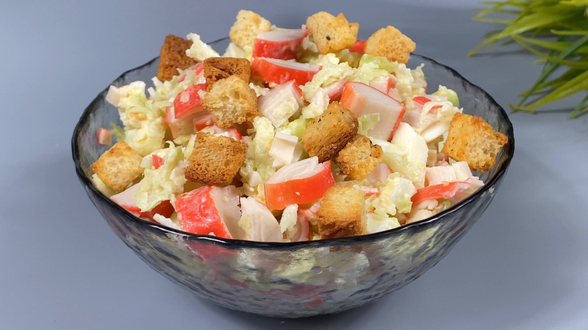 Муж приготовил за ТРИ МИНУТЫ! Попробовала и сразу ВЛЮБИЛАСЬ в этот салат! Просто и вкусно ОЧЕНЬ! смотреть онлайн