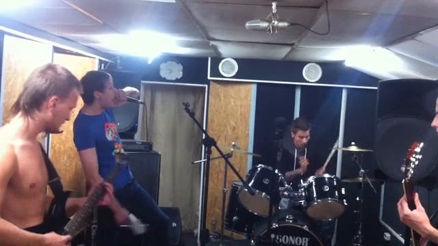 первая песня смотреть онлайн