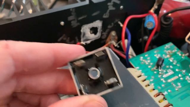 Troubleshoot the Astron RS-20A Linear Power Supply смотреть онлайн