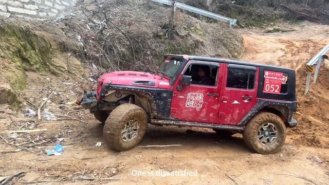 高手開普拉多极限越野挑战！ JEEP牧馬人輕鬆登頂，TANK300也上去了！#JEEP #越野 #普拉多 #豐田 #tank300 смотреть онлайн