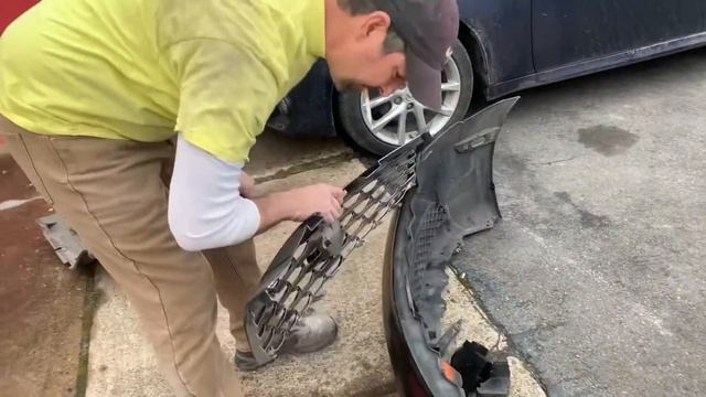 Getting estimate of fixing the G35 смотреть онлайн