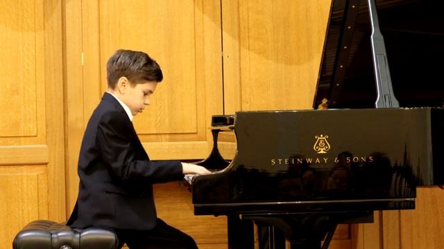 А.Н. Скрябин.Две поэмы для фортепиано Соч.32
Видео канала:Andrey Goncharov@andreygoncharov4058 смотреть онлайн