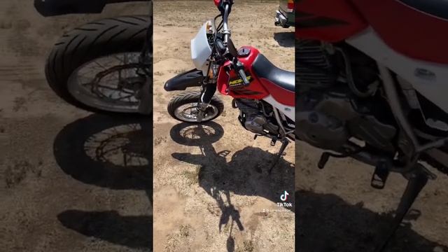 Replaced Bad Decompression Release In the XR650 смотреть онлайн