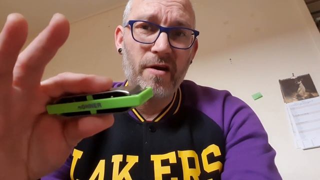 Hohner Rocket amp & Hohner Marine band Deluxe harmonica comparison. key A смотреть онлайн