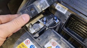 Как самому правильно снять, что бы заменить аккумулятор с KIA Sportage 4