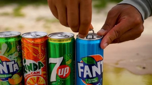 EXPERIMENT: Big Blue Toothpaste Eruption from Coca Cola, Fanta, Mtn Dew, Pepsi, Sprite and Mentos